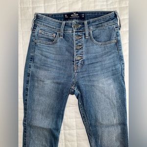 ⭐️Hollister jeans with buttons⭐️